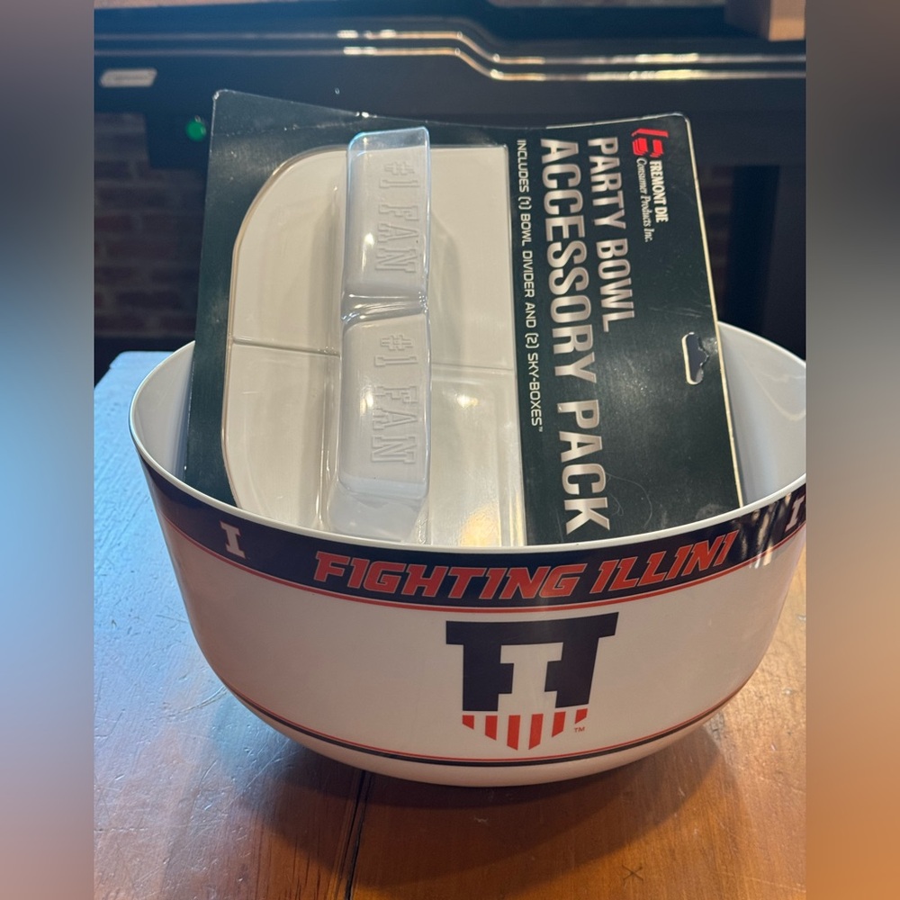 FIGHTING ILLINI Bowl and accessories package